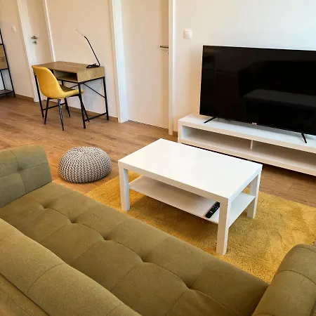 Swag, Leg & Egg Apartament Trenčín